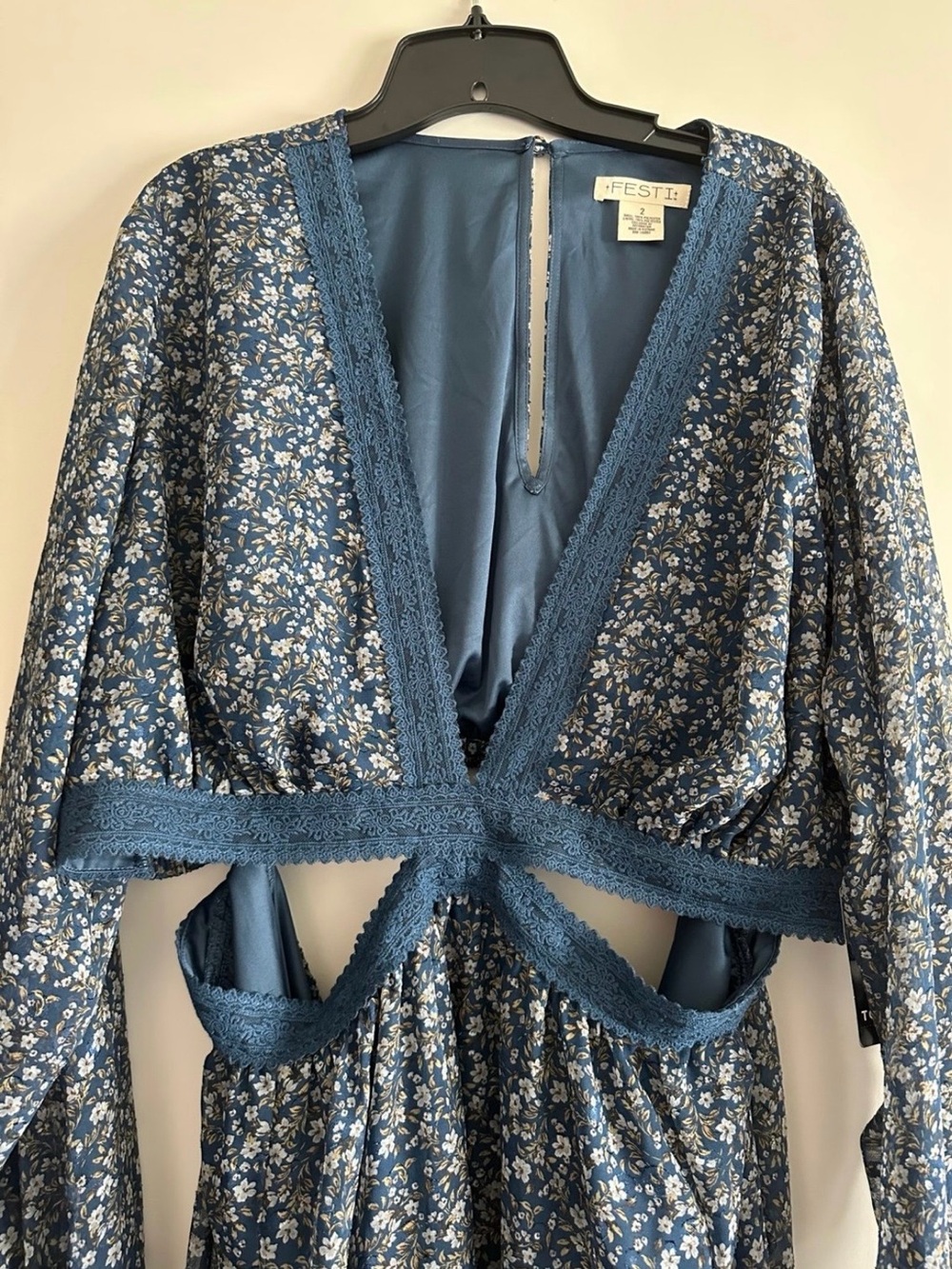 Torrid Boho Festi cut out maxi dress size 2 NWT - Picture 2 of 4